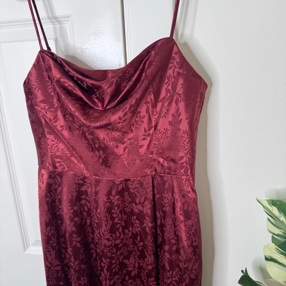 David’s Bridal Jacquard Cowl Neck Maroon Dress size 12 - Picture 5 of 11